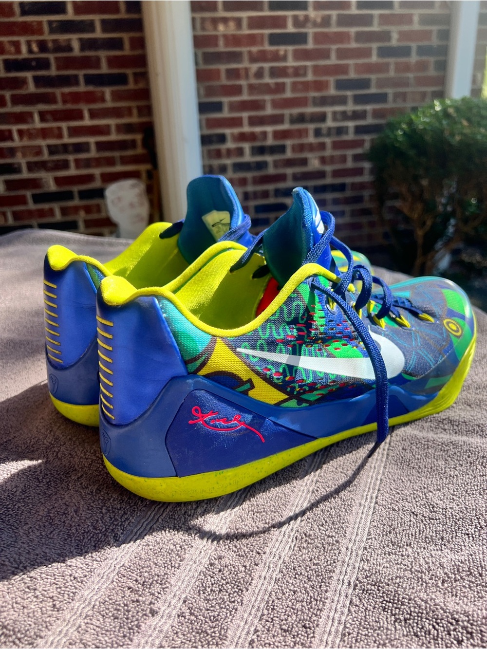 Nike Kobe Brazil Basketball Athletic Shoes. Size 13! Excellent condition.